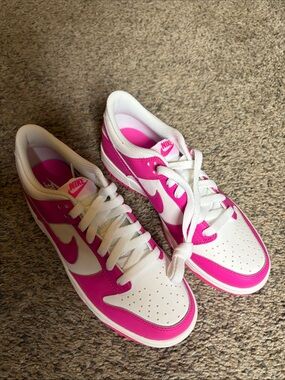 Nike Women's Low-Top Sneakers in White & Hot Pink